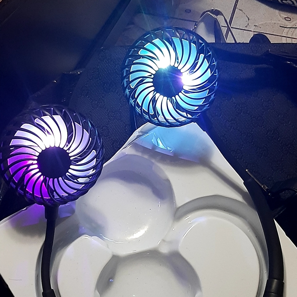Portable Neck Fan - Picture 2 of 5